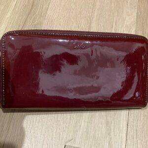 Patent leather wallet